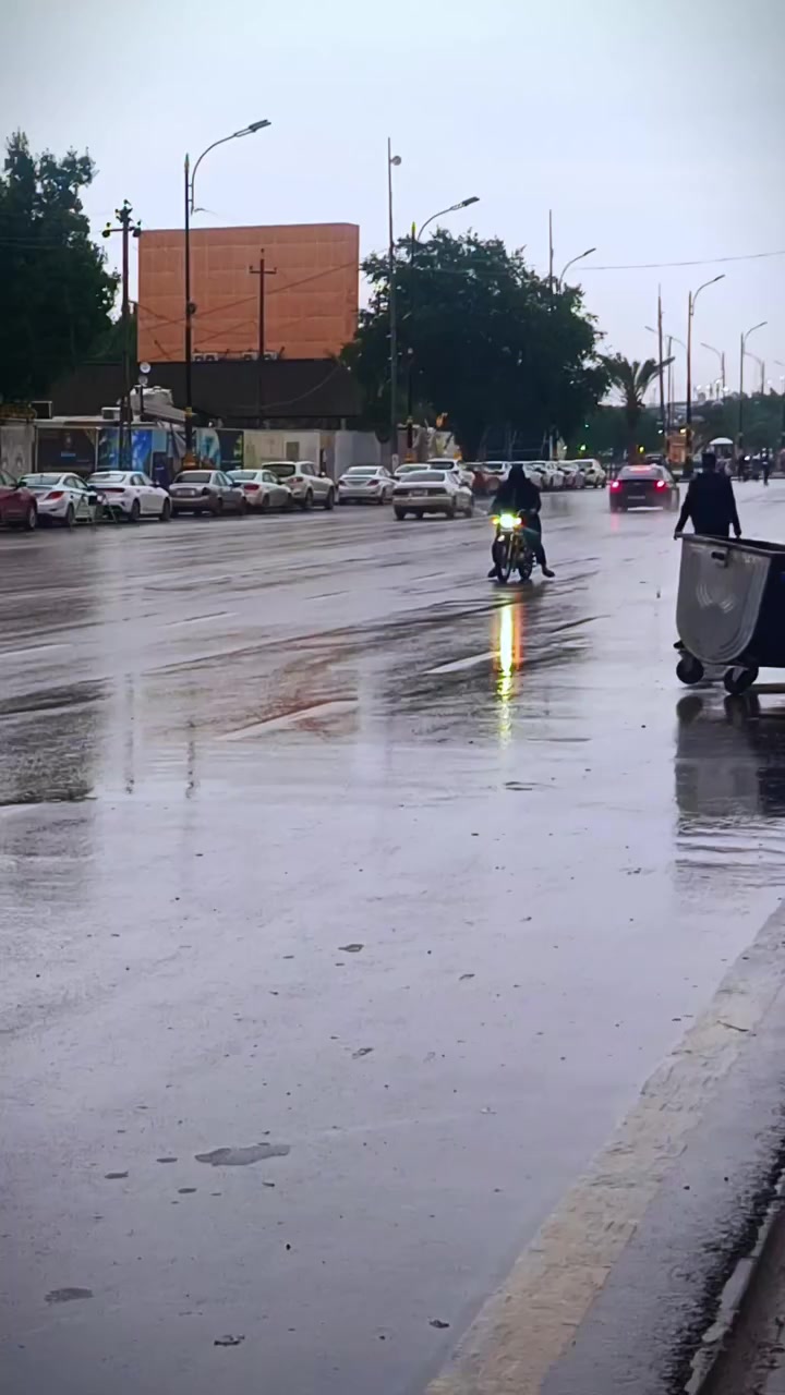 دراجه اصولي وكيل العارضي خان المخضر 
موديل 2023 والتعمير25 المحرك مامفتوح 
دراجه خير من الله وهاي النضافه كدامكم لا تنقص ولا ذب دهن *********** واتساب وفيس فقط 
سعر 900 وبيها مجال للشرايه يدلل
