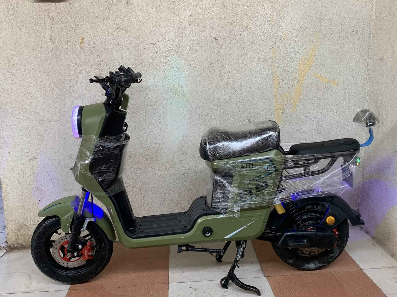 أو تسعه موديل ٢٥ مكفوله مابيه أي شي
مكاني زبير بطاريات بلاد وجدد سعره ٣٧٥ وبيه مجال الشراي مكاني زبير ***********
