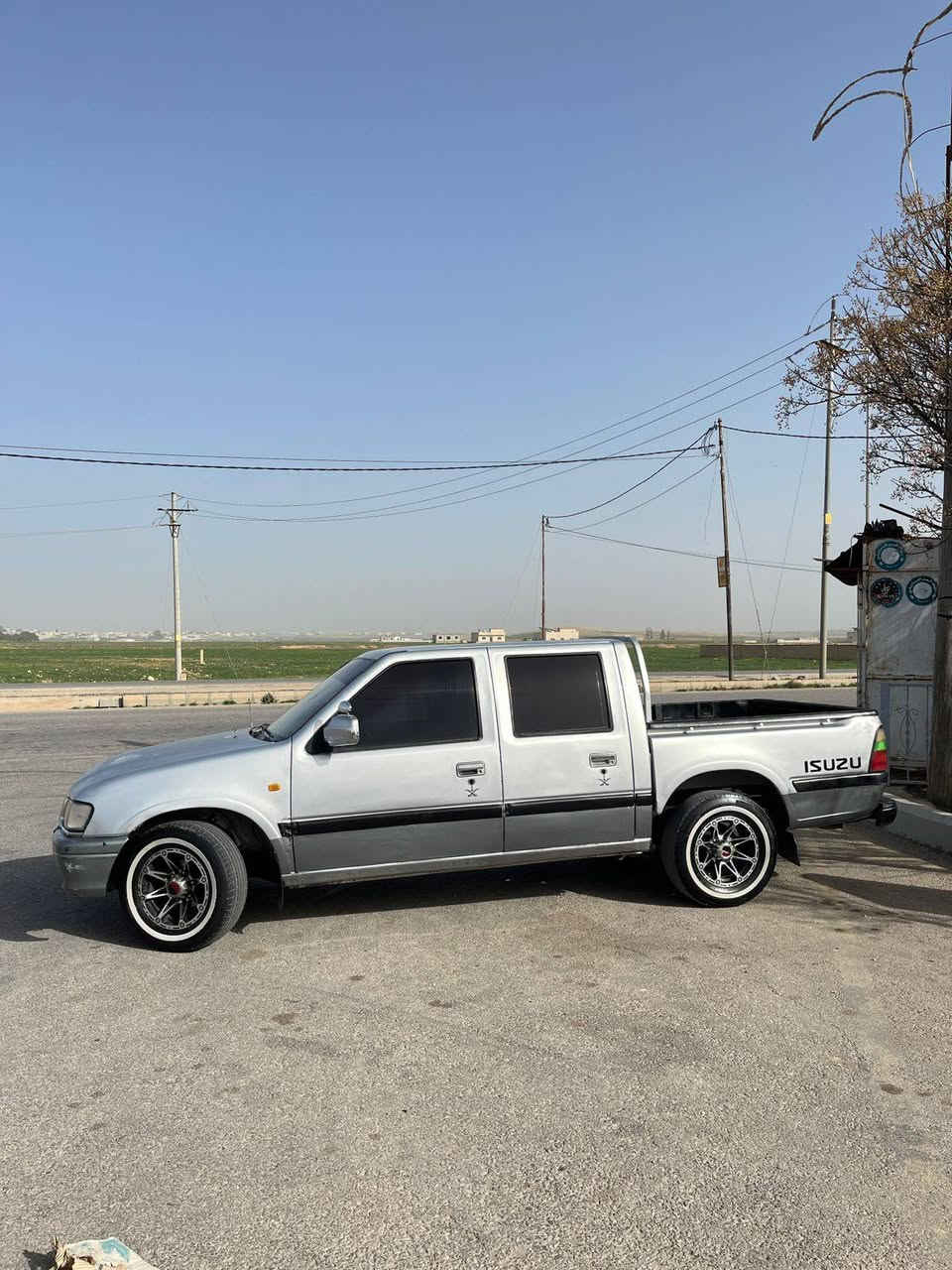 بكم اسوزو موديل 99 Ls بحالة الشركة
ماتور 2800 وكاااااااااااااااالة
قير بككس 2800 وكااااااااااااالة
فحصه قصعات 
مرخصة 
مكنيك وكااااااااااااااااااالة مش بحاجة إلى اي صيانة 
مشيه نخب ول ولا طقه ✈️✈️✈️✈️✈️✈️✈️✈️✈️
غرفة الشركة وكااااااااااالة 
كراسي الشركة 
جنط وكاااااااااااااااااالة 
حوض بلاستك وكااااااااااالة
مكيف
قزاز كهربا 
البيكم من حض القناااا الله يبارك الصاحب النصيب 
الموقع المفرق مغير السرحان 
إلاتصال. 0772129772


**إذا كنت صاحب هذا الإعلان وتريد حذفه لأي سبب، رجاءا أرسل رسالة إلى الدعم الفني**