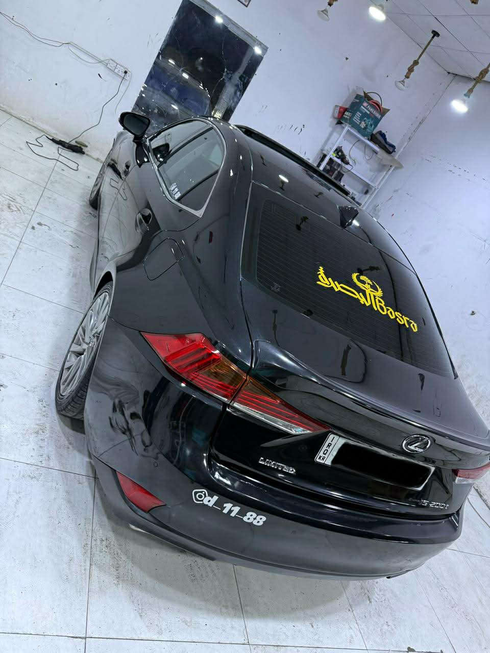 السلام عليكم
لكزس is موديل 17
محرك 2.0 توربو
فول مواصفات 
ماشية 110
حادثهة جاملغ وبنيد 
وتعديل PDR بالهلال
مكانهة بصره 
سعرهة 165 و ترهم مراوس
***********
