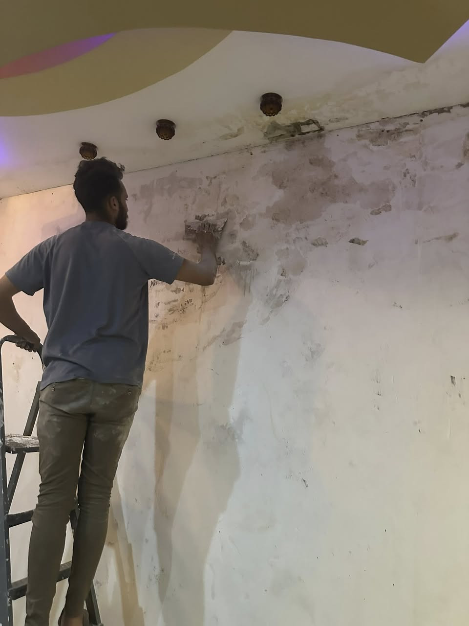 🔌 أعمال الكهرباء العامة والصيانة 🚰 أعمال السباكة وتصليح الأعطال 🎨 صبغ المنازل والمحلات 🏗️ فتح وشد الغرف والديكورات ❄️ نصب وصيانة وتنظيف السبالت 🔧 صيانة منزلية عامة
✅ كادر مهني متكامل ✅ سرعة في الإنجاز ✅ أسعار مناسبة ✅ خدمة في جميع مناطق أربيل
كل ما يحتاجه بيتك نوفره لك بأيدي فنيين مختصين.
📞 للتواصل: *********** 📍 أربيل – جميع المناطق
كهربائي • سباك • صباغ • سبالت • صيانة عامة خدمة واحدة لجميع احتياجات منزلك.نشتري اثاث ونبيع يوجد خدمةتوصيل 🚚

