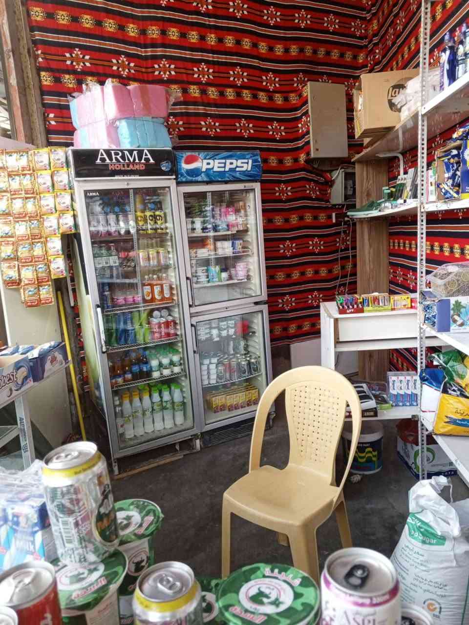 اسواق للبيع في حي الصناعي شغاله وكشك شاي سبب البيع عدم التفرغ السعر مناسب ***********
