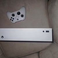 اكس بوكس سيريس ايس • نضافه ١٠٠٪ • مع يد