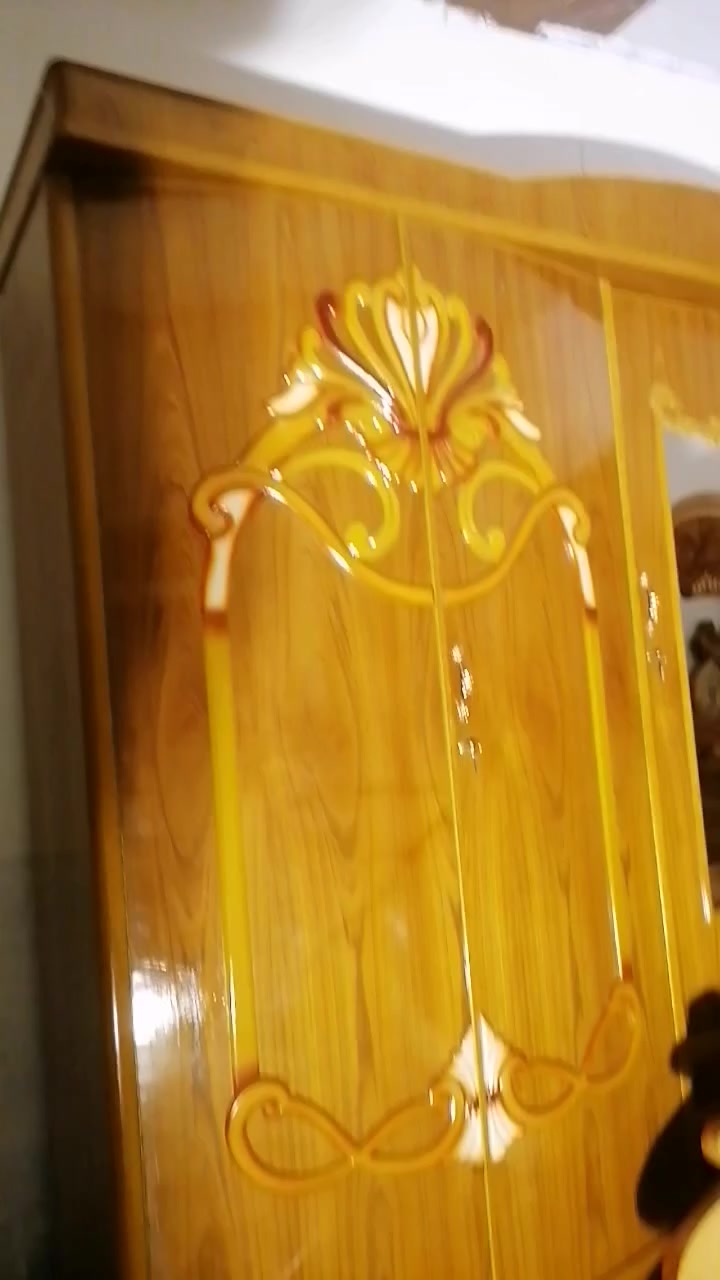 سلام عليكم 
غرفت نوم جديده ٩٥من ١٠٠النضافه
 مكاني نجف 
سعره مليون وربع  
***********
