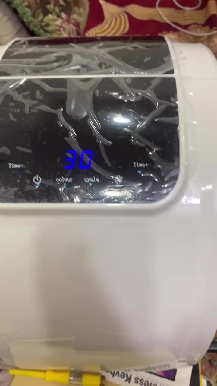 قناع العلاج الضوئي LED للعناية بالبشرة ✨
تريد بشرة أنقى ونضارة أوضح بدون صالونات وتكاليف عالية؟
هسه الحل بين إيديك 🔥

💡 قناع LED الذكي للعناية بالبشرة يستخدم أضواء علاجية خاصة لتحسين البشرة من أول استخدام.

🔴 الضوء الأحمر: يساعد على شد البشرة وتحفيز الكولاجين وتقليل الخطوط.
🔵 الضوء الأزرق: يقلل الحبوب ويقضي على البكتيريا المسببة لحب الشباب.

✅ شاشة رقمية للتحكم بالوقت والإعدادات
✅ عدة ألوان علاجية حسب حاجة بشرتك
✅ استخدام سهل وآمن بالبيت
✅ جلسة يومية فقط 10–20 دقيقة

🌿 مناسب للنساء والرجال
🌿 مثالي للاستخدام المنزلي أو صالونات التجميل
السعر 25.000


**إذا كنت صاحب هذا الإعلان وتريد حذفه لأي سبب، رجاءا أرسل رسالة إلى الدعم الفني**