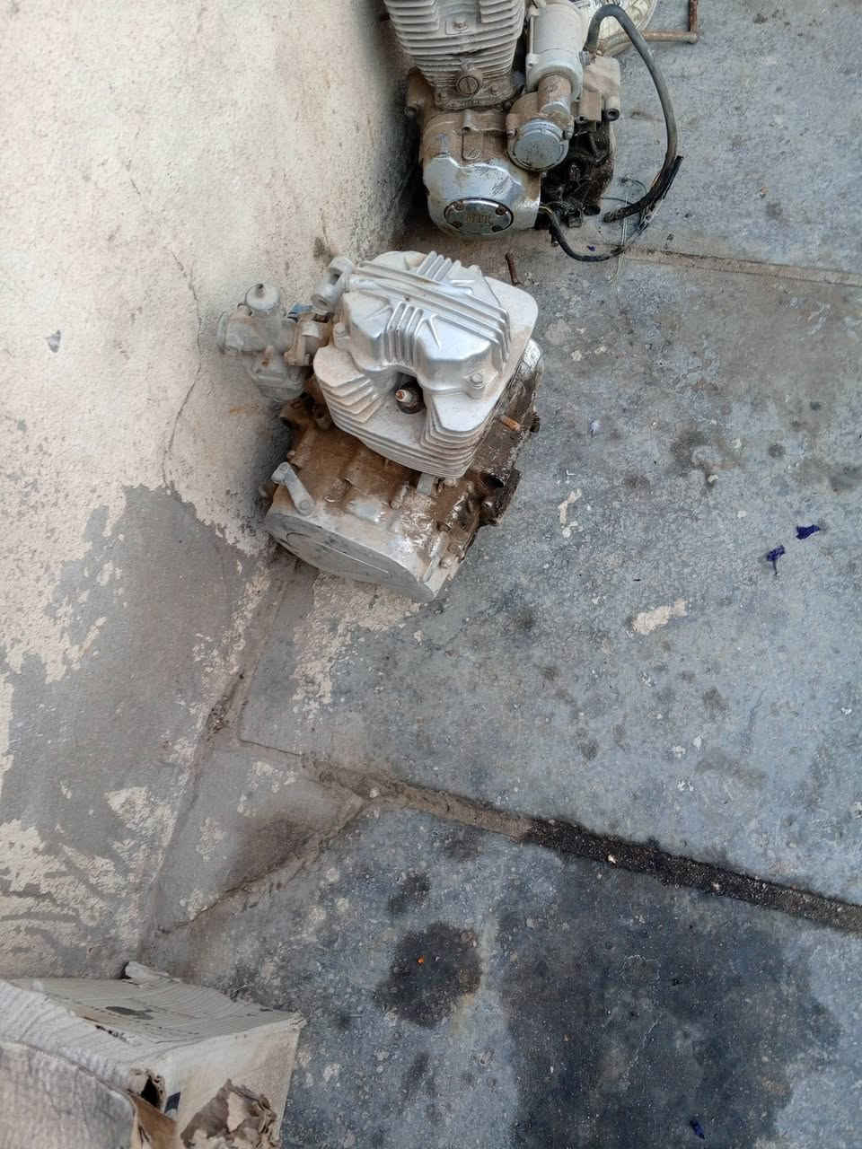 مكاين للبيع ام لطيره ثنين ب100قفل كوم حديد ***********
