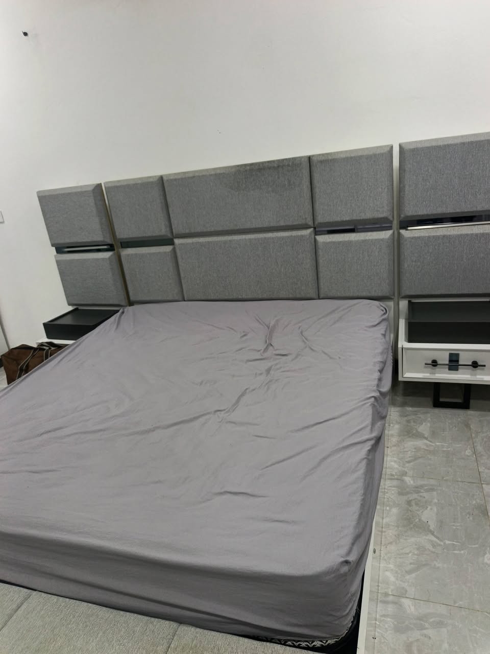 غرفه تركيه 10قطع نظام باب هدروليك 
استخدام قليل جدا العنوان كاطون الرحمه افران دبي

#مزاد #دبي

نعمل بنظام مرواس ونشتري جميع الاثاث المنزلي لجديد ولمستعمل ***********
