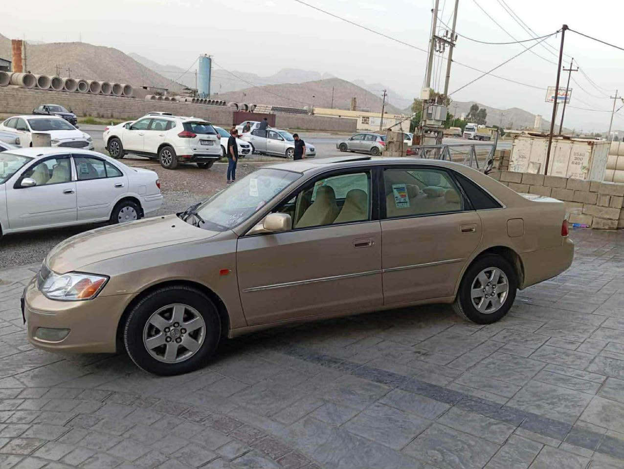 سلام عليكوم تويوتا ئه ڤه لون  موديل 2002  قه پات مه وا سفات  كوشن جلد كاره با   ته بريد 5 پارجه ى سبوخه بى ناو گرتن به شه رتى گيرو مه كينه *********** كركوك, العراق
