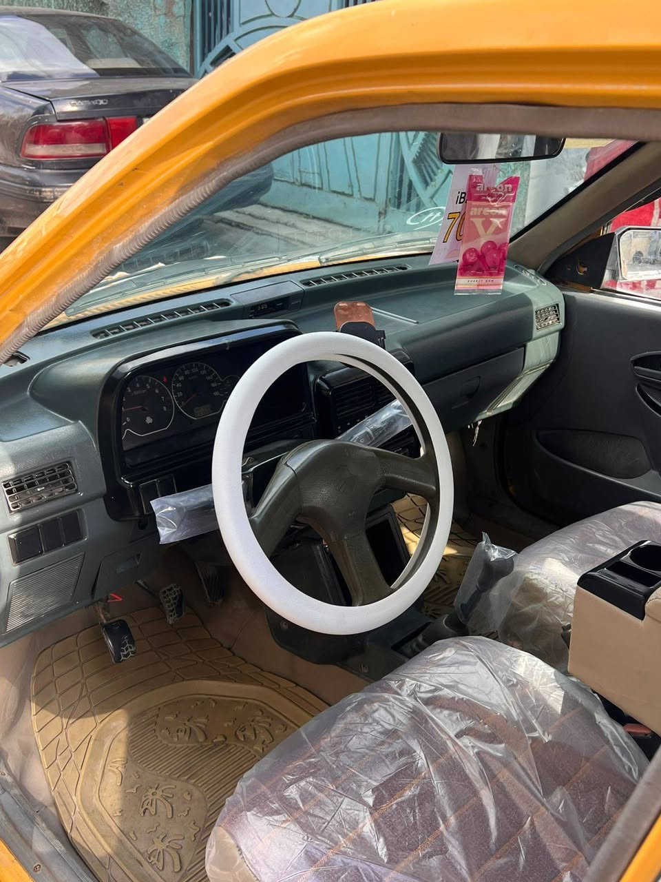 السلام عليكم سایبه 11 للبيع مصفره هيه وغرامات مكينه كير خير من الله رقم نکلیزی سياره بدون حادث فقط بنيد مبدل
السعر 27وبيها مجال حك الجيه مكاني بغداد الكرخ رقم*********** بي واتساب
