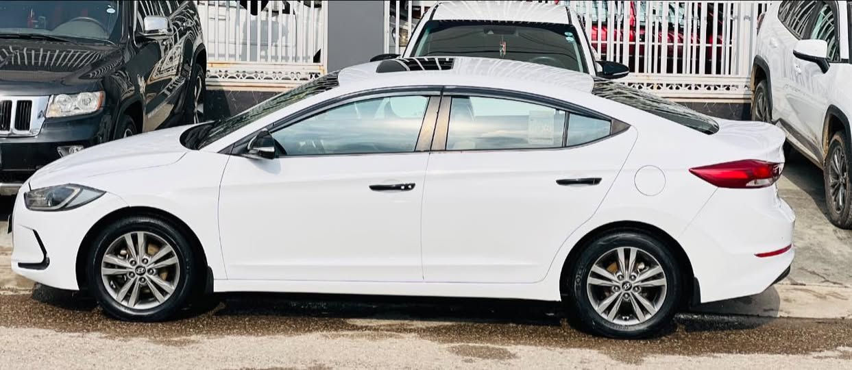 السلام عليكم النترا 2017خليجي السعر 140 وبيها مجال بسيط
السياره فول ماعده بصمه
سلايت تبريد قطعتين
اشاير بلمري 
امري شفط سياره حلوه
مكينه2000
السياره بيها صبغ بلهلال الخلفي 
ماشيه 107
مكان السياره الموصل للاتصال ***********/***********
