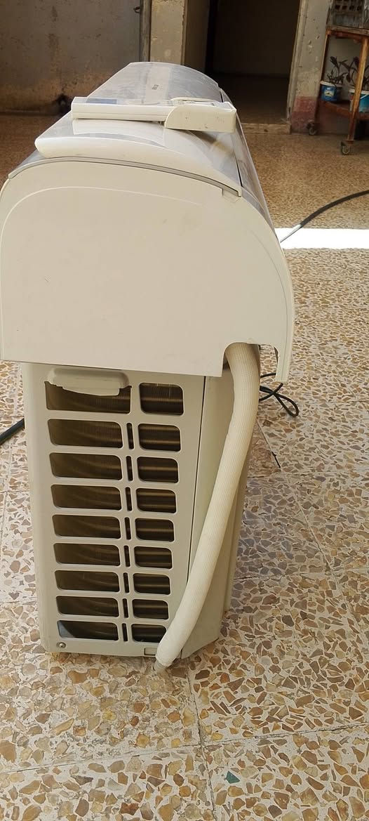 سبلت للبيع جنرال كولد طن ونص شغال شرط حيل نظيف وضع شركة بدون تصليح ضمان خمسة أيام 250 قفل *********** ..***********
