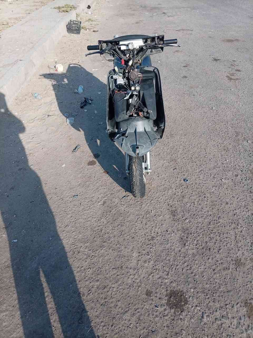 سلام عليكم دراجه للبيع كلها جديده مكينه فول كهربائية شغاله نكره سلف ***********
