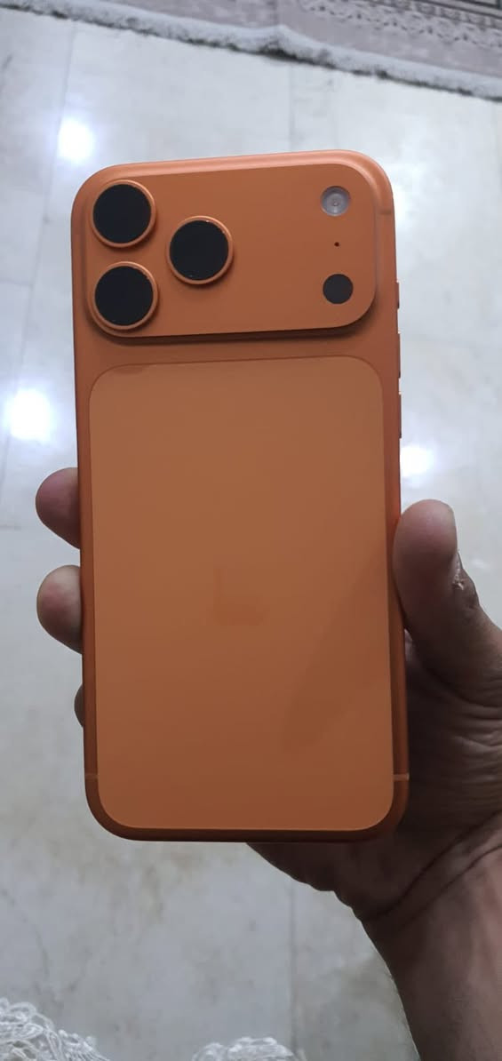 ايفون17 pro max ذاكره 512g جديد استعمال ٢٥ يوم نظافة ١٠٠٪؜مكفول داخل الضمان مع ملحقاته كامله 

بطارية ١٠٠٪؜ ودورات الشحن ٢٣ مثل ما موضح بالصوره 
السعر مليونين وخمسين قفل
مكاني بغداد شارع فلسطين 
تواصل واتساب ***********
