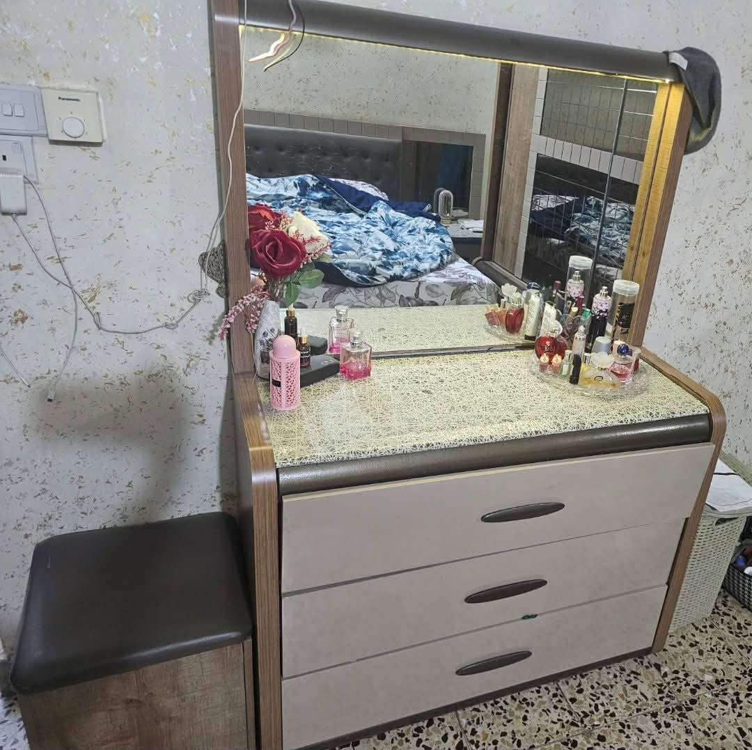 غرفه نوم عشره قطع للبيع مكانه العامريه ***********
