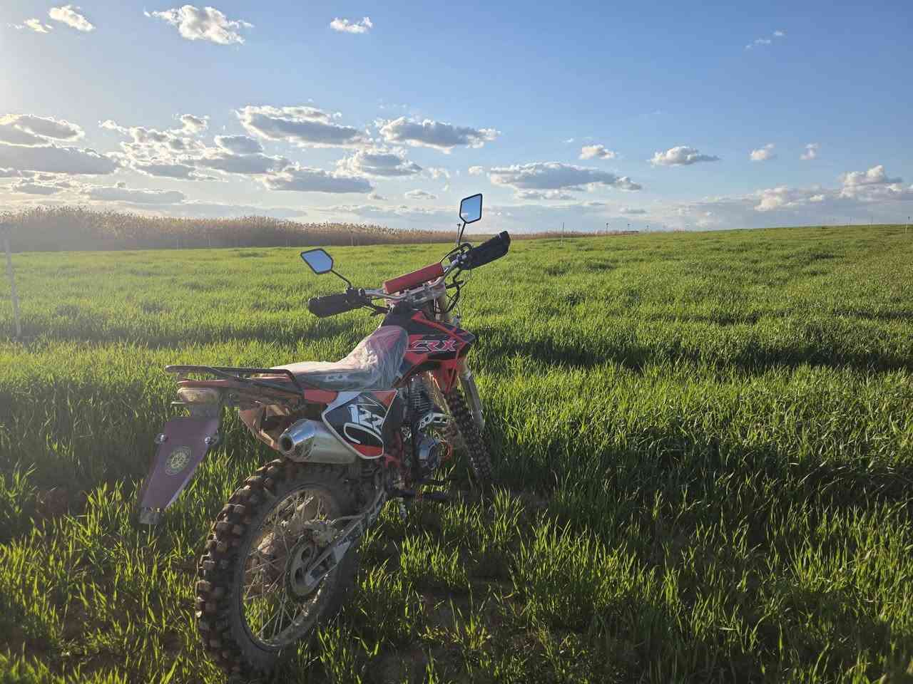 السلام عليكم 
#قفاز للبيع 
CRX300 
شهر من شديتة 
شرط من كلشي 
محرك غطاس 
المكان ناحية الشورة 

للاستفسار  مراسلتي 
او الاتصال 

***********
