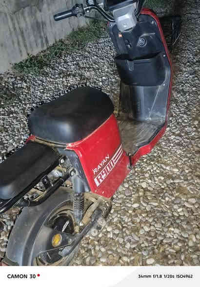 السلام عليكم موطور شحن R900 من شركه الريانبطاريات 30امبير صار يومين من شديتهن السعر 550بي مجال شي قليل استفسار خاص أو اتصال ***********
