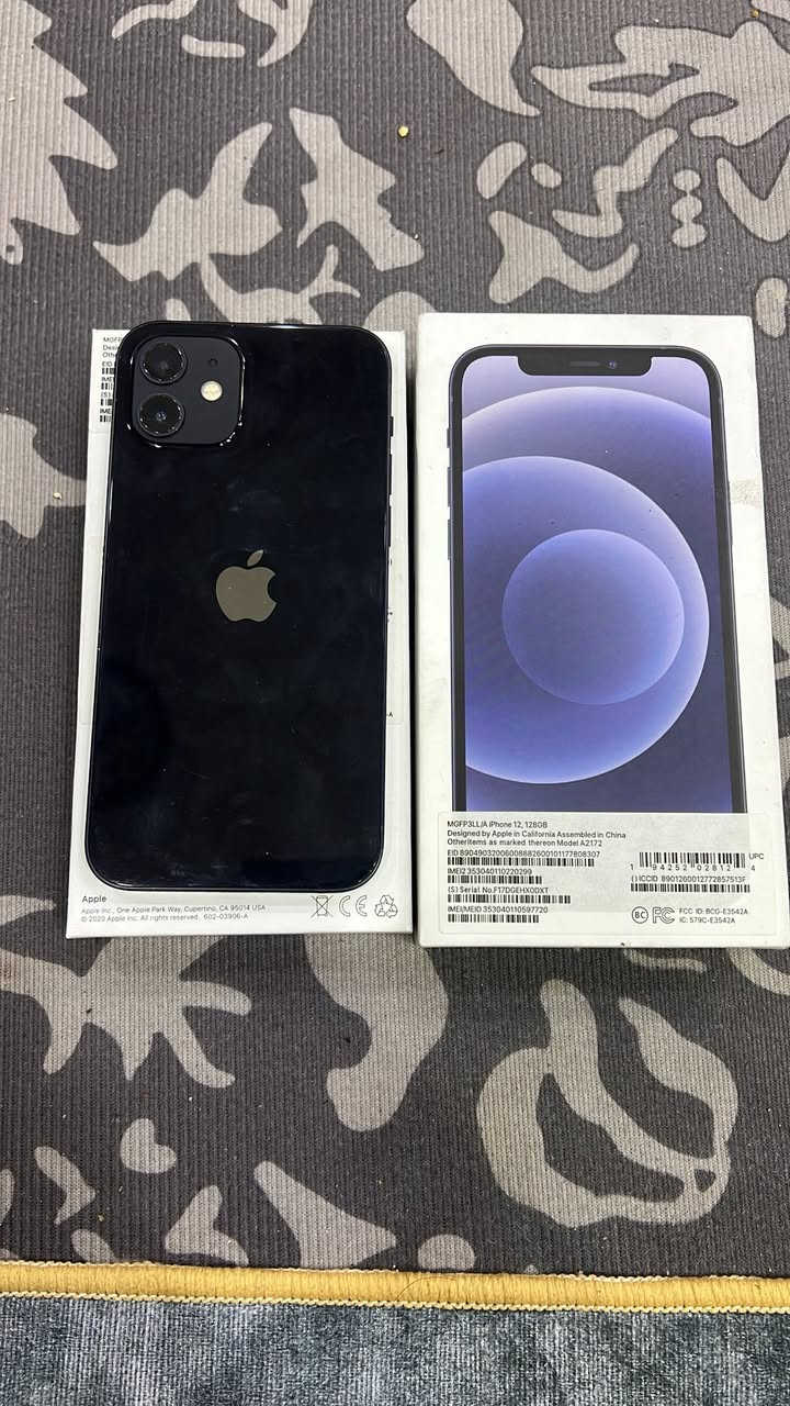 ايفون 12 بطارية 76 ذاكرة 128 وتر بروف السعر 325 الف مكاني بغداد الامين ***********
