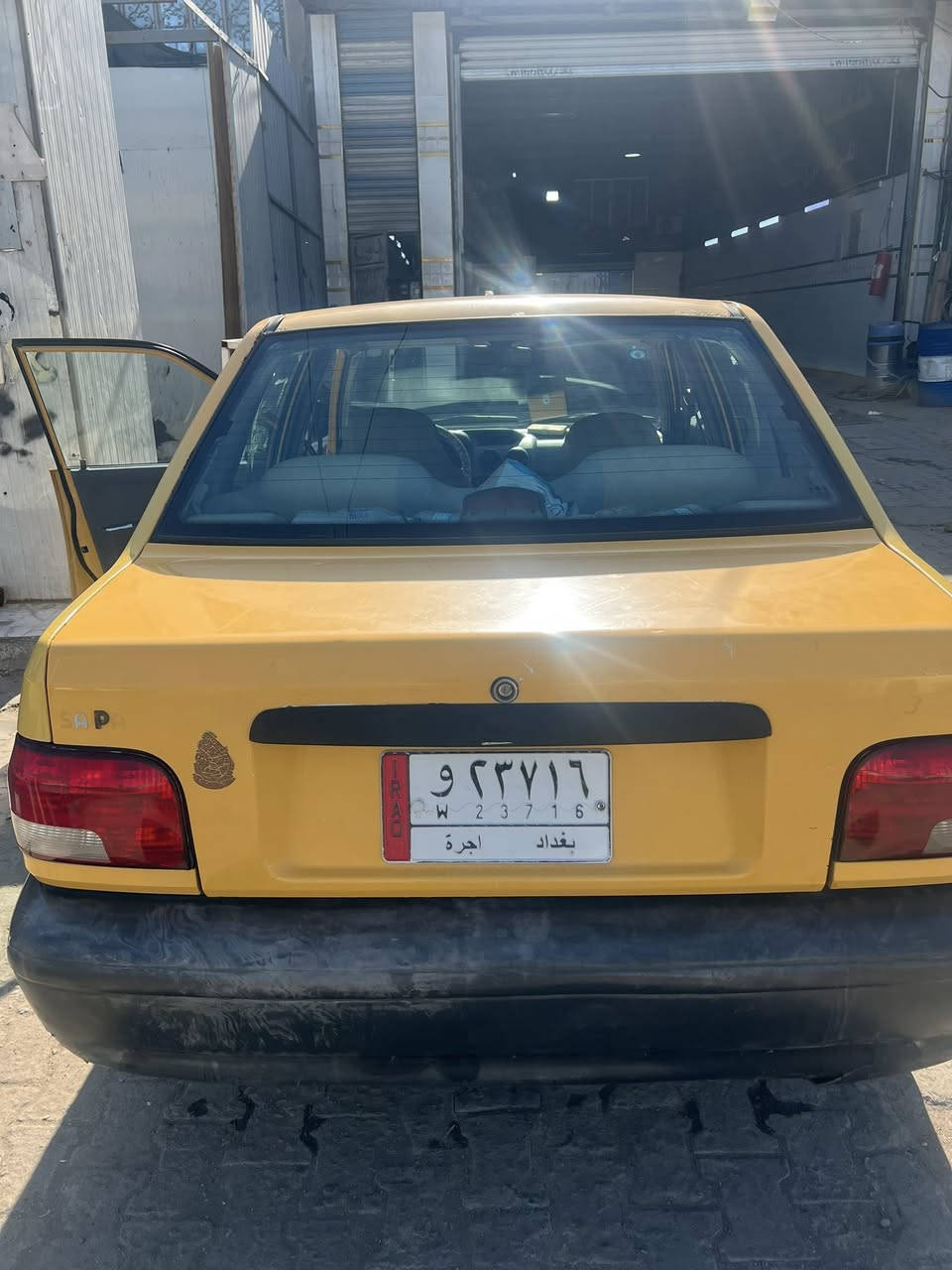 السلام عليكمً سايبه للبيع موديل 2015👍🏻 تخم تاير كير مكينه كفاله تبريد مصفره هيئته غرامات بيها جاملغ امامي مبدل فقط سياره بيها شخوط ونرشت حزام بدون معجون بدون ضربه عليها ادامه كامله بلكات دهن نوزلات باتري كامل مكمل كبل لشارع 
مكاني بغداد 
السعر ❌31بيها مجال 
هـ***********
