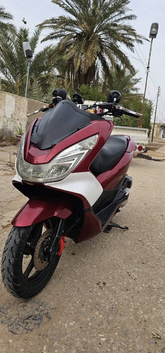 السلام عليكم 
بي سي اكس الجيل الثاني ياباني مزوده ستيرن دراجه خير من الله اوراق ومنفيس كفاله بنزات بريك جديده اكسل جديد دسك بريك امامي جديد الدراجه متعوب عليها صوت ناعم كلش هاي فقط جامه بك لايت بيها كسر فقط وهاي تفاصيلها يرحم والديكم اليراسل ع تفاصيلها اخوان هاي تفاصيلها والشراي يؤمر امر السعر مليون و٣٥٠ مكاني بغداد واتساب او اتصال ***********
