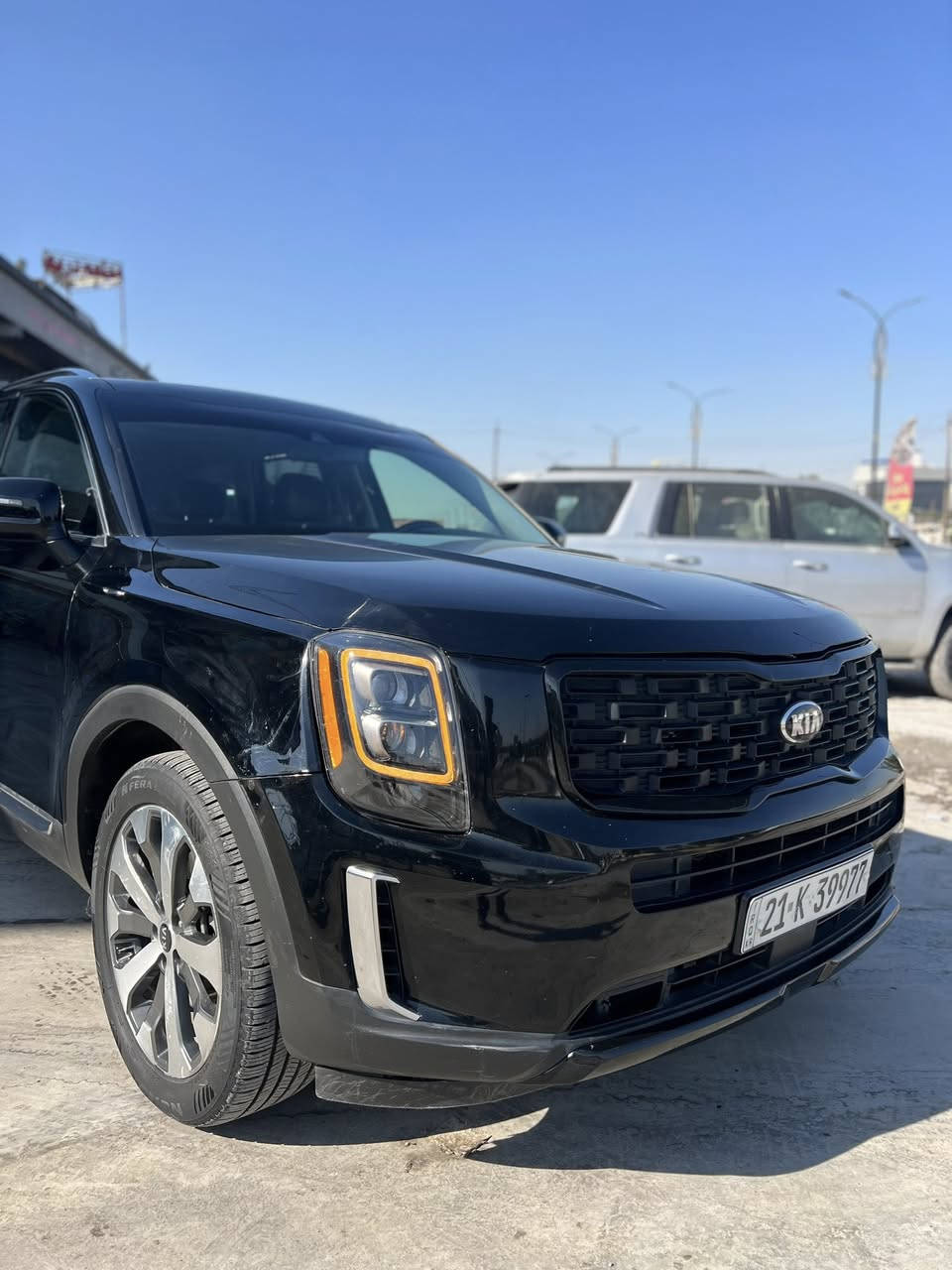 السلام عليكم كيا تلورايد موديل  2021   السعرر(220)***********    السياره امريكيه حادث السياره جاملغ و بنيد فقط بدون دواخل مواصفات السياره /فتحه سقف /بصمه أبواب بصمه /كشنات كهرباء+تدفئه و تبريد /رادارات امامي وخلفي وجانبي/صندوق كهرباء7راكب/6سلندر /كير ومحرك كفاله   ڤي اي ڤي استيرن رجاج تحديد مسار شاحن السلكي تحكم استيرن شاشه كشنات كلهن كهرباء وبيهة هواي مواصفات مكان السياره بغداد زيونه
