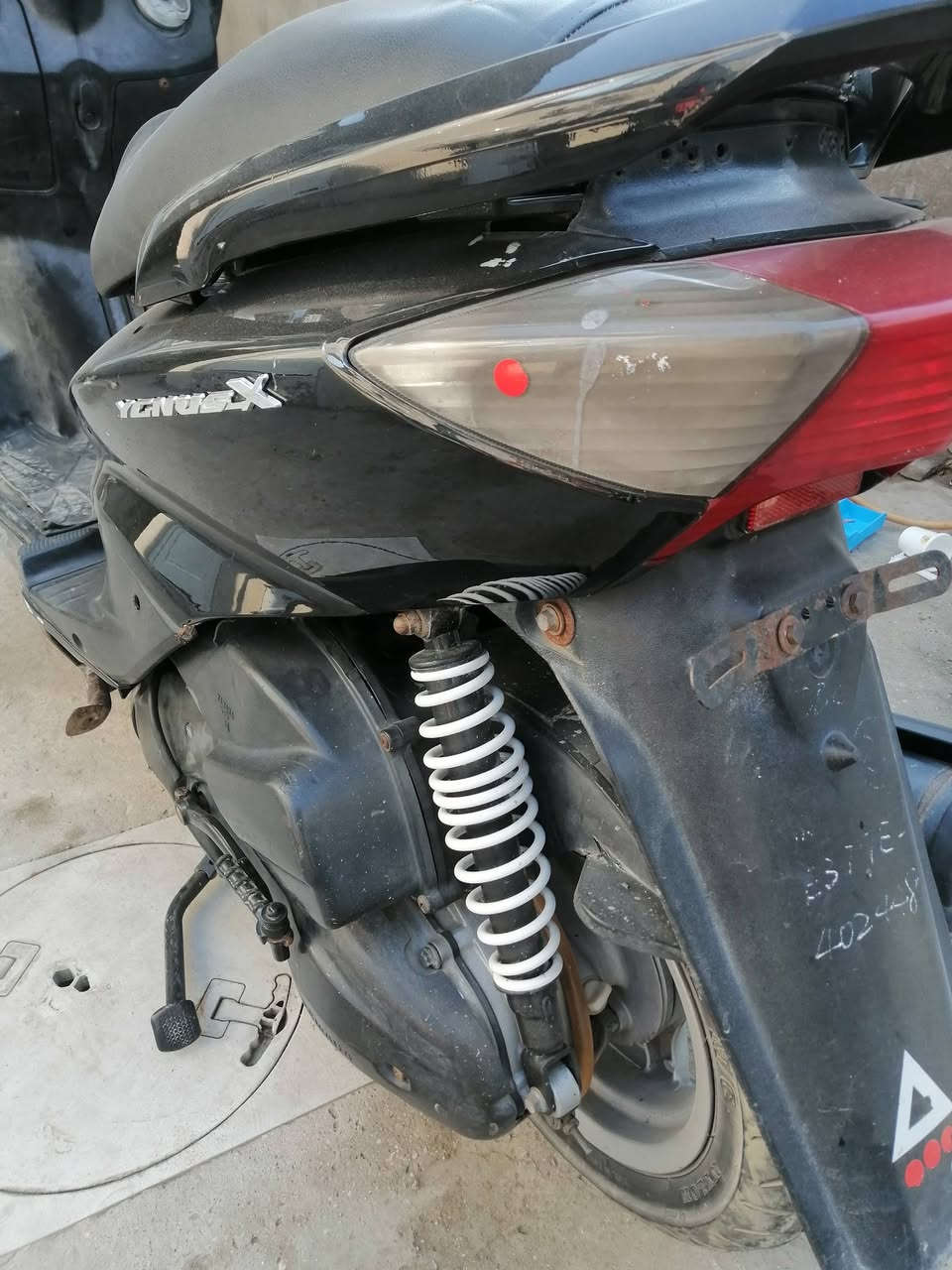 سلام عليكم دراجه سكنس نثية ياباني ١١٠ للبيع ستان حساس هندر سلف كهربائيات كاملة سعر ٦٠٠ مكان بغداد العبيدي رقم *********** اتصال
