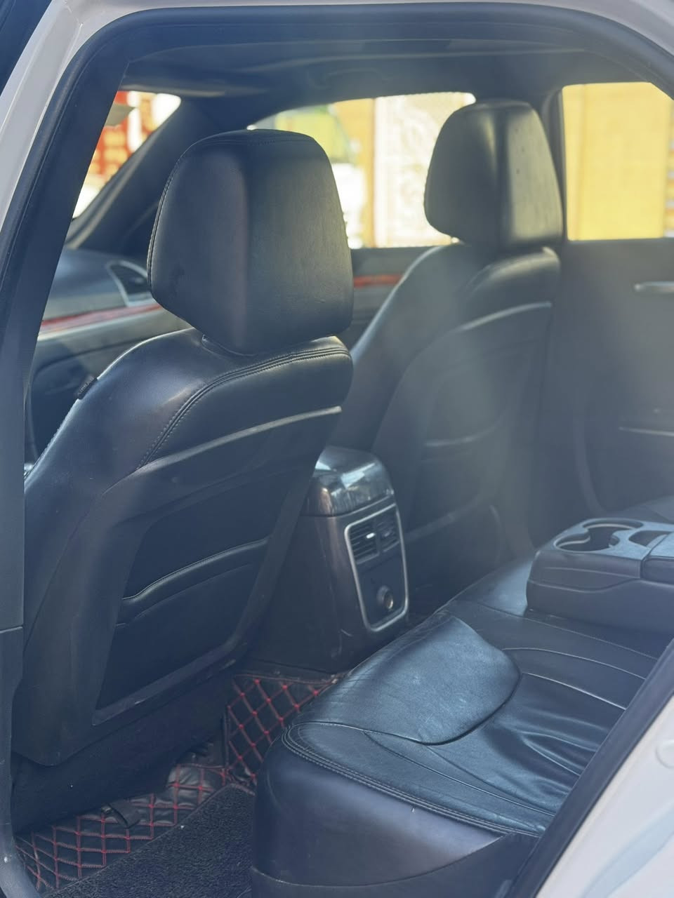 🚗 للبيع كرايسلر 2014 فول مواصفات – كندية 🇨🇦
🔹رقم اربيل الجديد 💎
🔹 المحرك: 3600 سي سي
🔹 العداد: 260 ألف كم
🔹 المواصفات: فول كامل
🔹 فتحتين سقف
🔹 شاشة كبيرة
🔹 كشنات جلد أصلية
🔹 تدفئة وتبريد للمقاعد
🔹 كفالة عامة
🔹 الاستخدام: شخصي
🔹 السيارة نظيفة جداً وجديدة بمعنى الكلمة
🔹سنويه ل2030
💰 السعر: على السوم للجادين فقط
📞 للاستفسار: ***********

السيارة جاهزة للفحص من الصدام إلى الصدام ✔
