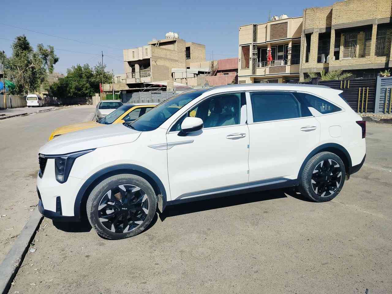 السلام عليكم سورنتو 2024 خليجي مكفوله كفاله عامه
فول مواصفات
بنوراما 
6 سلندر 7راكب ماشيه 29 بلادي 
مكانها بغداد الامين 

***********
