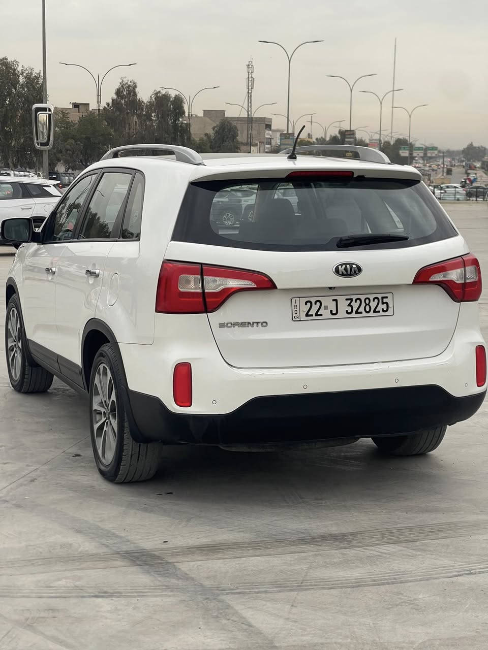 سورنتو 14 فوول مواصفات 
كفاله ما عدا مكان صغيره بالجاملغ (بارد فقط)
3 قطع تبريد / تدفئة فول  
7 راكب 
محرك 4 سلندر شرط
تحكمات ستيرن جهتين 
مري قلاب 
شعار بالابواب 
لد انارة داخليه 
مقعد السايق كهرباء 
بصمتين / ابواب بصمة 
حساسات امامي خلفي 
تحويل وكالة بكيفك 

***********
