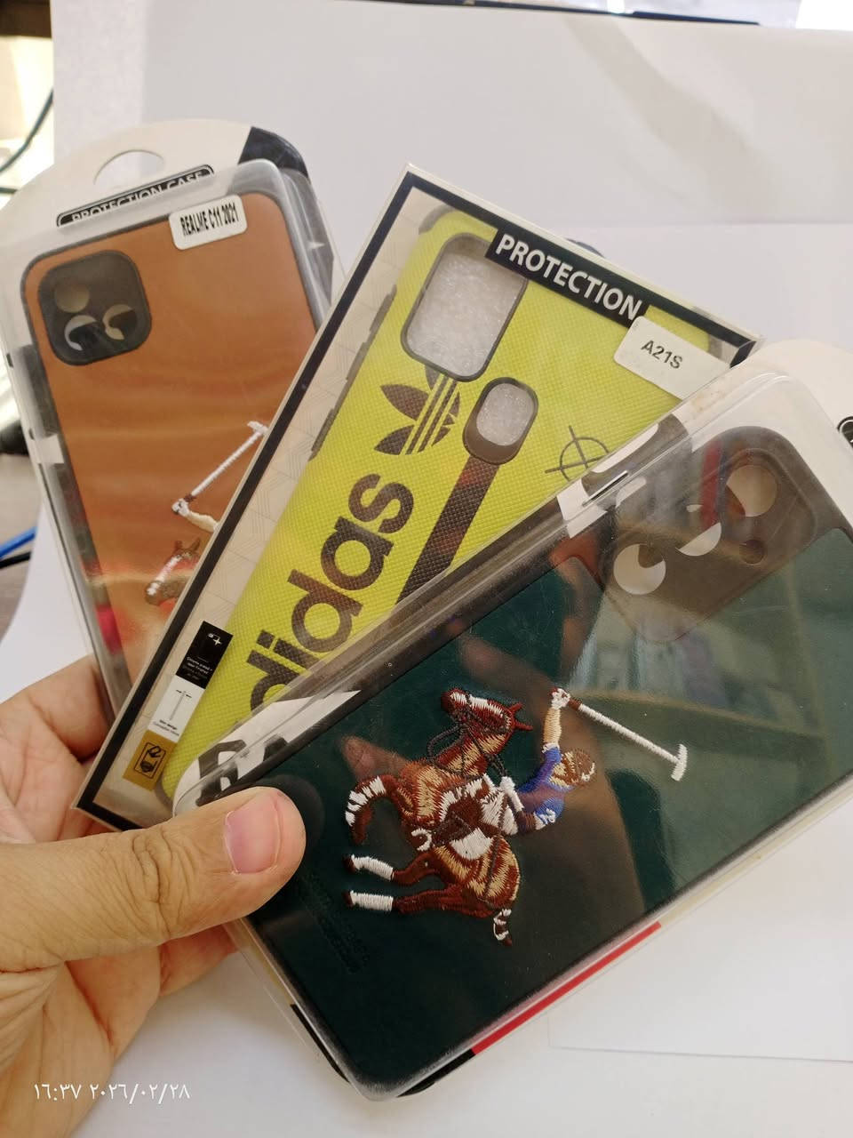 السلام عليكم
كفرات العدد 400 مع عدسات العدد 40  ايتمات حديثه السعر 70 الف كلها نظيفه وجدد مال تصفيه محل رقمي ***********
