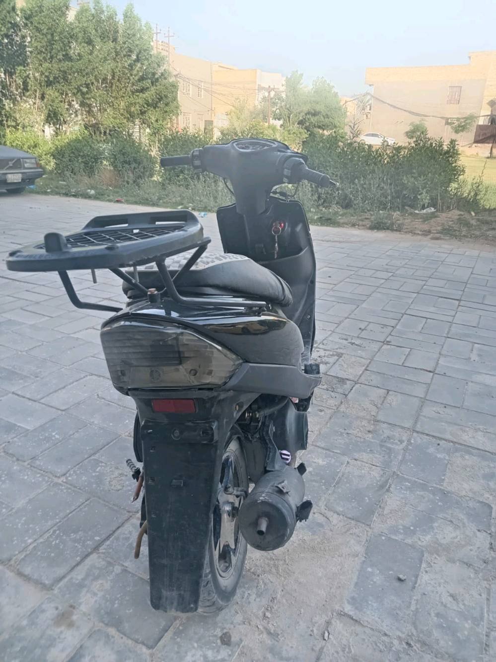 سلام عليكم
عيني شباب هاي دراجه للبيع ماكس عدله هاي شوفت عينكم نضيفه وزينه مال جناي من الشغل للبيت  رايده ب400 وبيه مجال
