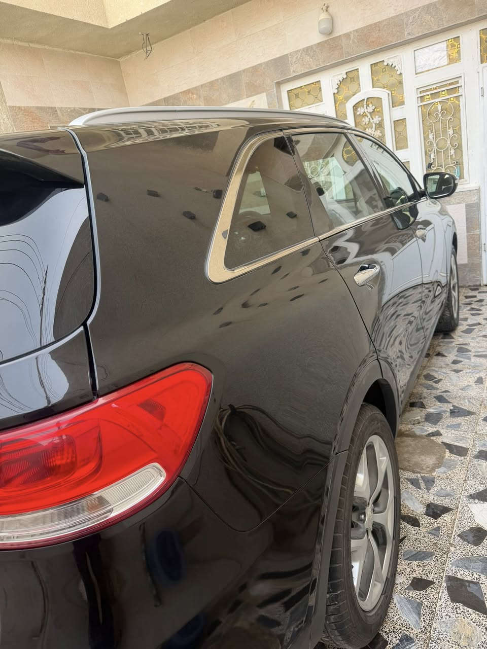 السلام عليكم سورنتو أمريكي  مكفوله 2017 ماشيه 160 الف السعر 150$ ***********
