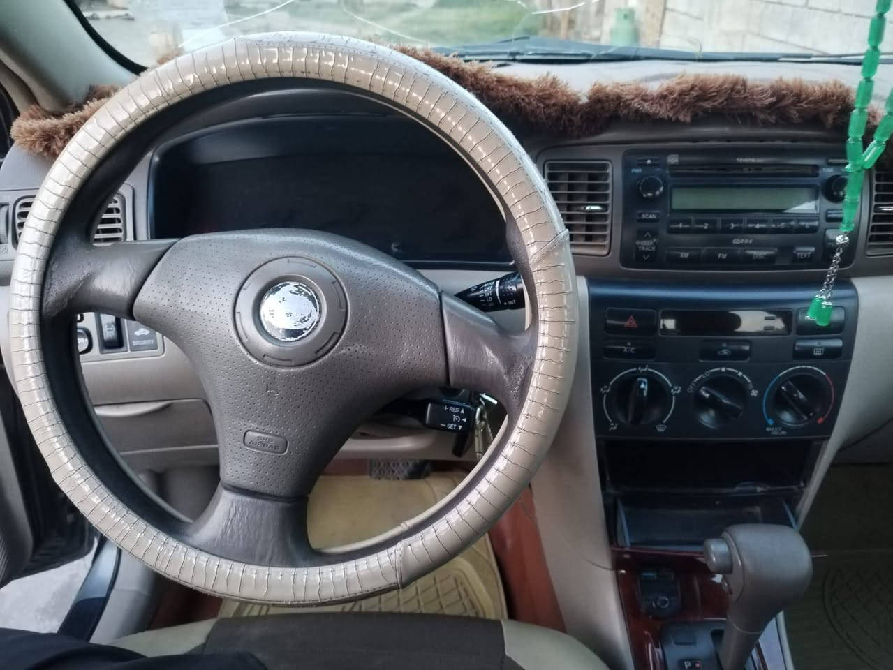 نحله 2008السياره بيها قطعتين سياره كلش حلوه وجاهزه من كلشي 
عارضها85وبيها مجال***********
