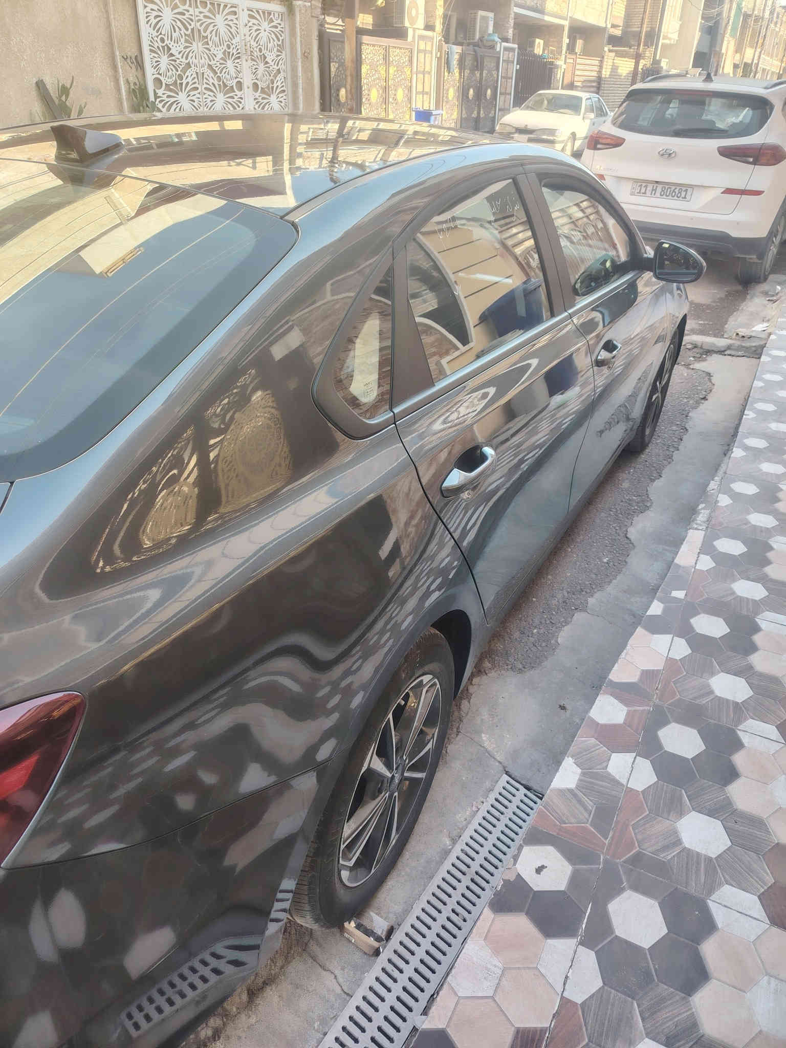 كيا فورتي 2023 اللون فيلي بدون ايرباك بدون دواخل صبغ بنيد  فقط
نوع وارد امريكي دخول جديد رقم اربيل  . 
حادث السيارة. 
موضح بالصور
السيارة كلها ليبل واحد 
السيارة ماشية 21 الف محرك 2000 DOHC

🟪ســعــر👾 ::  153وبيهه مجال بسيط 
- بريك abs. 
- مدخل اواكس usp. 
- حاكية اتصال. 
- شاشة كار بلي. 
- كامرة دوارة.  
- حساس اطارات. 
- ثلاث انظمة قيادة .
- ⁠اريل نڤكيشن. 
- شاشة اعطال. 
- نظام خرائط. 
- شاشة عرض كبيرة
- تحديد مسار 
- مانع تصادم
- مثبت سرعه كروز 
- ⁠قيادة ذاتية 
-  عدسات لايت LED 
عنوان السيارة بغداد الدوره 

رقم صاحب السيارة
 ***********
