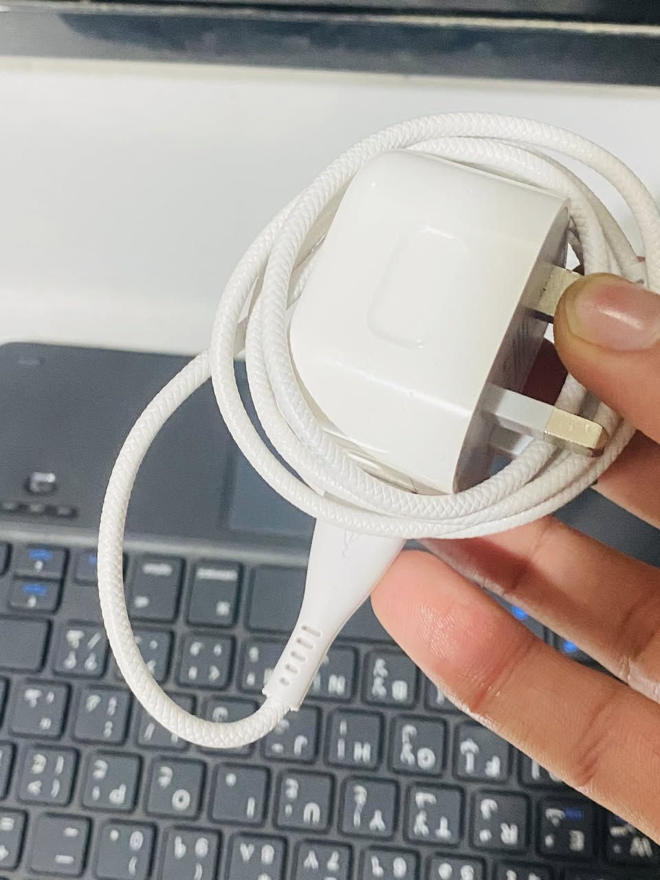 ١١ برو ماكس
ذاكرة ٢٥٦ 
لون زيتوني 
بطارية ٩٣ معلاية 
مستبدل شاشة اصلية وفيس ايدي شغال 
كلشي شغال بي
سعرة ٣٦٠ 
للتواصل ***********
