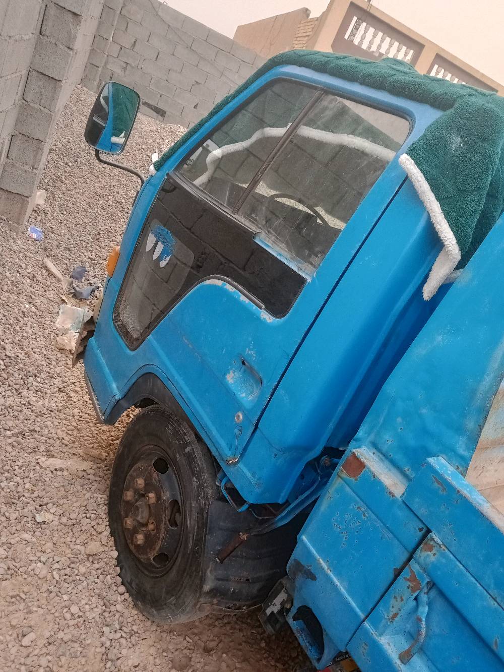 سلام عليكم ازوزه البيع  مكان سياره بغداد سياره نثيه 3طن جاهزه إلى عمل سعر 45 أو بي مجال حك جيبه رقم صاحب سياره ***********