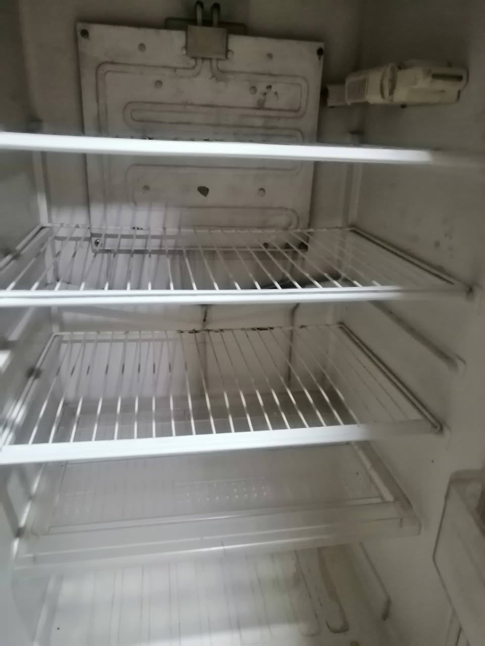 ثلاجه 18 قدم شرط الشغل للبيع سعر 125 اتصال ***********
