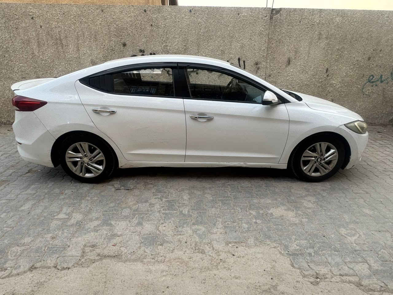 السلام عليكم إلنترا ٢٠١٧ وارد خليجي محرك ١٦٠٠ رقم بغداد  السياره خير من الله بيه صبغ٣قطع السعر ١٠٠ بيه مجال قليل  صور السونار مرفق ويه الصور  ***********
