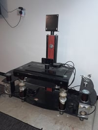 ميز شاشه للبيع السعر ٧٥ الف  ٠٧٧١٢١٧٢٩٦٥