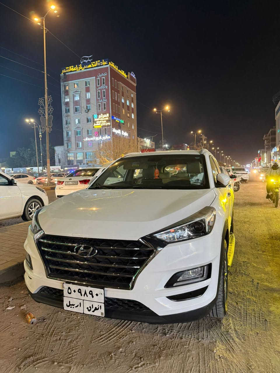 السلام عليكم
توكسان 2019 خليجي مكفولة عدا بارد بسيط 
السيارة جديدة ما بيه اي نقص ماشية 115
مواصفات التوكسان معروفة 
مكان السيارة النجف حي العدالة 
***********
