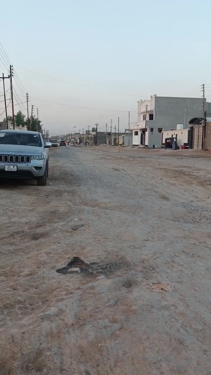 سلام عليكم قطعه أرض للبيع المساحه ٣٣٠ متر طابو زراعي سند ٢٥الموقع سبع قصور شارع المشروع قرب المستوصف شارع ٢٠ إلا ستفسار تصال على رقم الهاتف ***********
