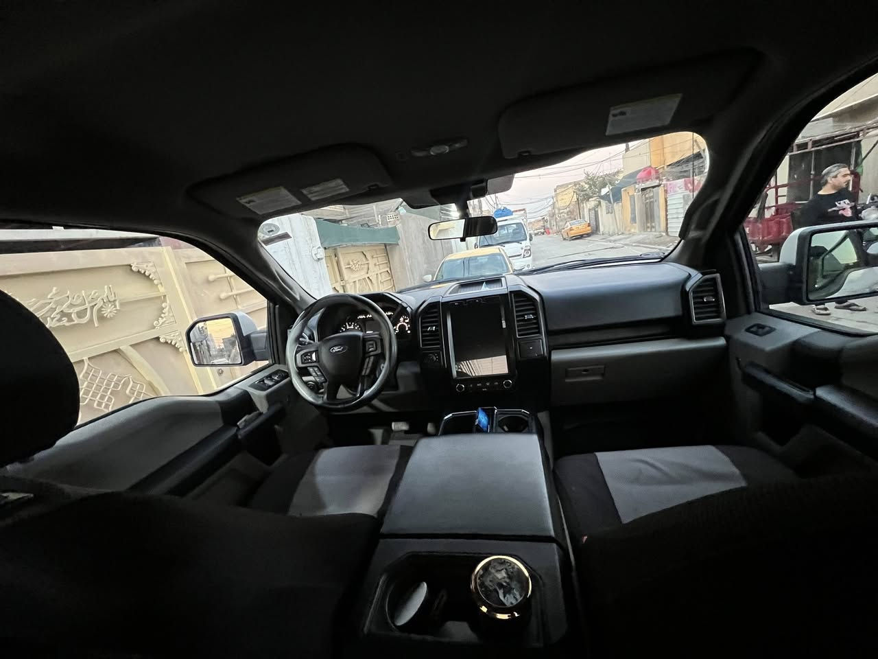 سلام عليكم
فورت F150 

موديل :2019

موصفات: STX

2.7  محرك سياره بانزين توين توربو

باب كبير بدي قصير  سياره مرغوبه 

كير تعليك 10 نمر 

شاشه كبيره 

5 مقعد عادي موصفات مقاعد 

تبريد امامي خلفي 

سياره معاليه ب امريكه

مبدال تايرات 

لو رصاصي 

ماشيه 150 

سياره مكاني بغداد 

رقم سياره شمالي اربيل 

فحص هزه جديده 

سياره بيها قطعتين  باب خلف سكن وجمالغ خليفي 

ستفسار اتصل على رقم 

***********
