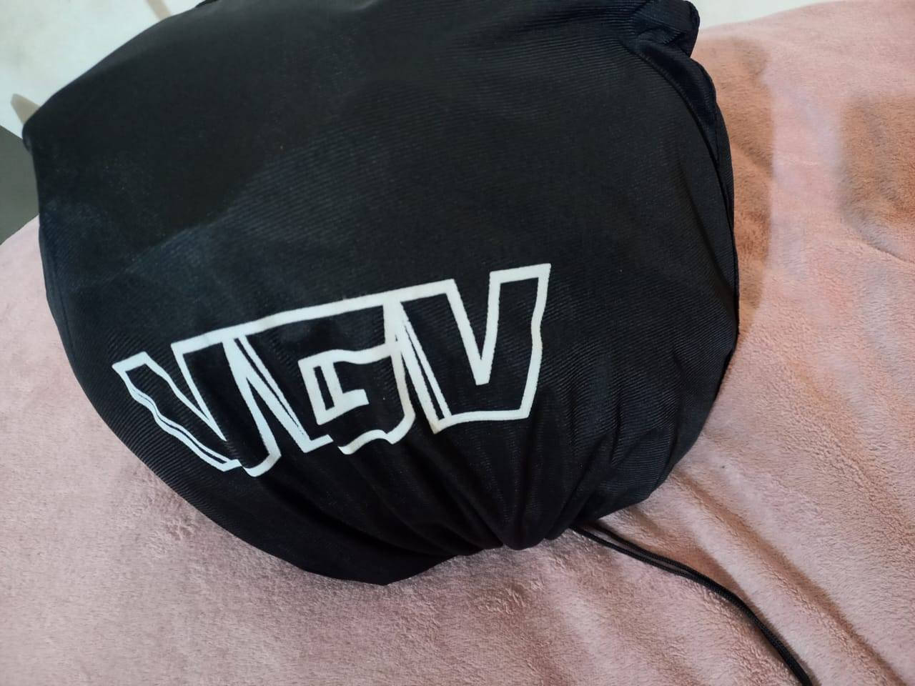 خوذة دراجة نارية من ماركة VGV الحاصلة على شهادة السلامة ومزودة بحاجز رؤية واسع وشفاف و بطانة داخلية قابلة للإزالة والغسل مع حقيبة حفظ اصلية (القياس M)


**إذا كنت صاحب هذا الإعلان وتريد حذفه لأي سبب، رجاءا أرسل رسالة إلى الدعم الفني**