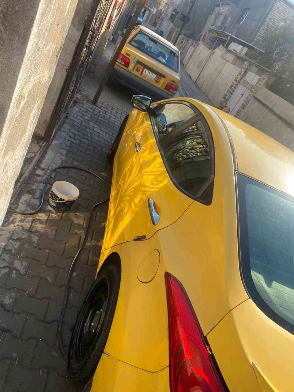 يا الله.  اللهم صل على محمد وال محمد 
الانترا 11.  /  محرك 1800.      حادثها. جاملغ الايمن.   مصلح نفسه وربع من الباب.   كير مكينه. خير. من الله.    رقم بغداد. بأسمي     #السعر89$. وبيها مجال مكاني بغداد / بغداد الجديده  ***********
