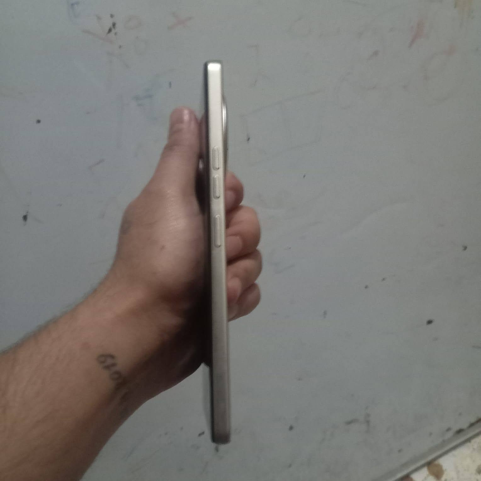 السلام عليكم TECNO CAMON 30 ذاكره ٢٥٦ بي زلغ بشاشه ماتثر مكاني بغداد مدينه الصدر 
السعر 150
***********
