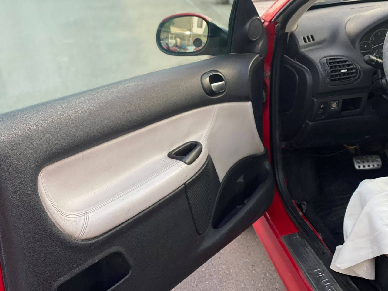 بيجو 206 فرنسي كير مكينه تبريد تدفئه كل جاهز بصمه تشغيل عن بعد  قماره كشف بيه ارقام بغداد اصليات سياره جاهزه سعر 27 وبيه مجال قليل مكان نجف ***********
