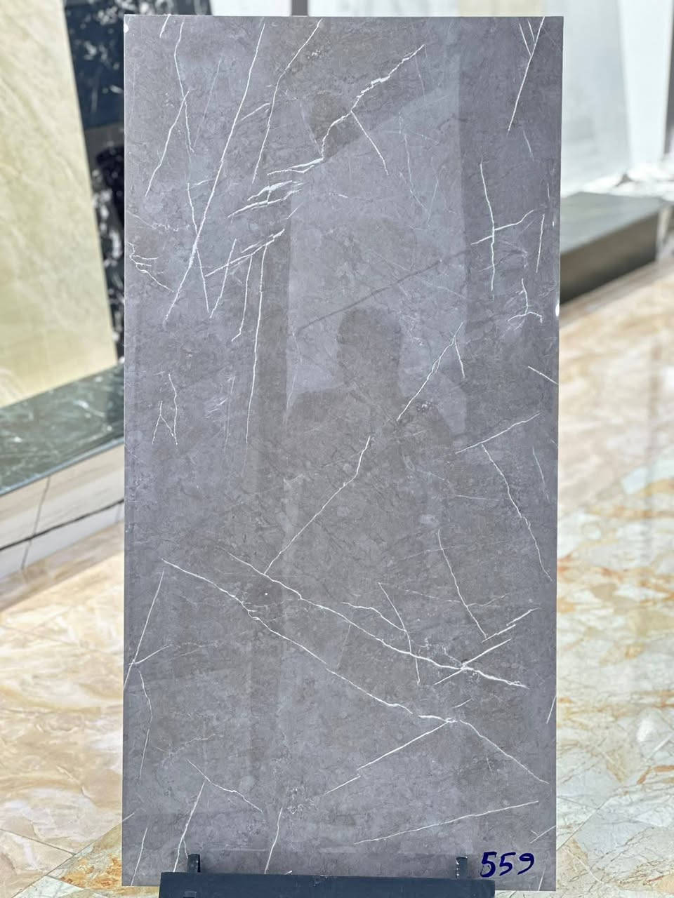 بسم الله الرحمن الرحيم 
يقدم لكم معرض ابو يزن للسيراميك والبورسلين 

اجود وارقى انواع السيراميك والبورسلين 

 
وباسعار مناسبه وجوده عاليه 
تنويه أن بضاعتنا قطع ليزري وليس 
عادي

بورسلين لوح 60x120
من ارقى النوعيات 
نانو بوليش 

ويوجد لدينا جميع انواع السيراميك والبورسلين من جدران وارضيات 
للحجز والاستفسار يرجى مراسله الصفحه عبر الخاص او المراسله واتساب 
***********
