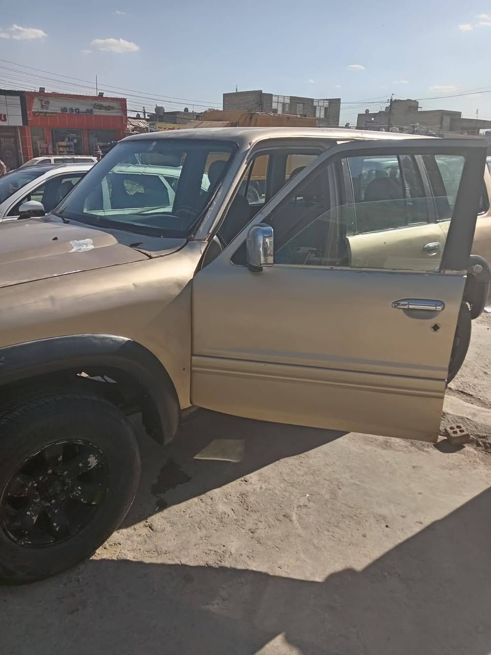 نيسان بترول 1998 للبيع 
خليجيةمكانه واسط السعر60
 وبيه مجال رقم بغداد تحويل محول مكينة وكير ففتي الاتصال على الرقم
***********
