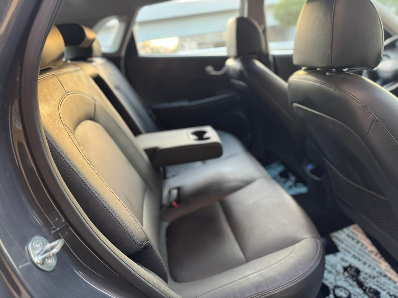 م تزيل السعر والبيع بخساره ١٣٨
السلام عليكم هونداي كونا موديل 2023  موصفات ١/١
رقم ودخول جديد ما ماشيه بالعراق مناقصه برغي 
السيارة فول 
فتحت سقف 
اربع بصمات 
غرفة جلد 
مكينه 2000 دوش
ماشيه 11 حقيقي زيرو الف كيلو
رادار أمامي جانبي نقطه عمياء
رقم اربيل هزة وسنويه جديد
شرط التحول
صبغ باب السائق وبنيد دواخل سليمه 
ايرباك دركه فقط وراجع سستم
بغداد شارع مطار المثنى
للتواصل *********** وتساب متوفر
تم تنزيل سعر  والبيع بالخساره ١٣٨ نهايه
