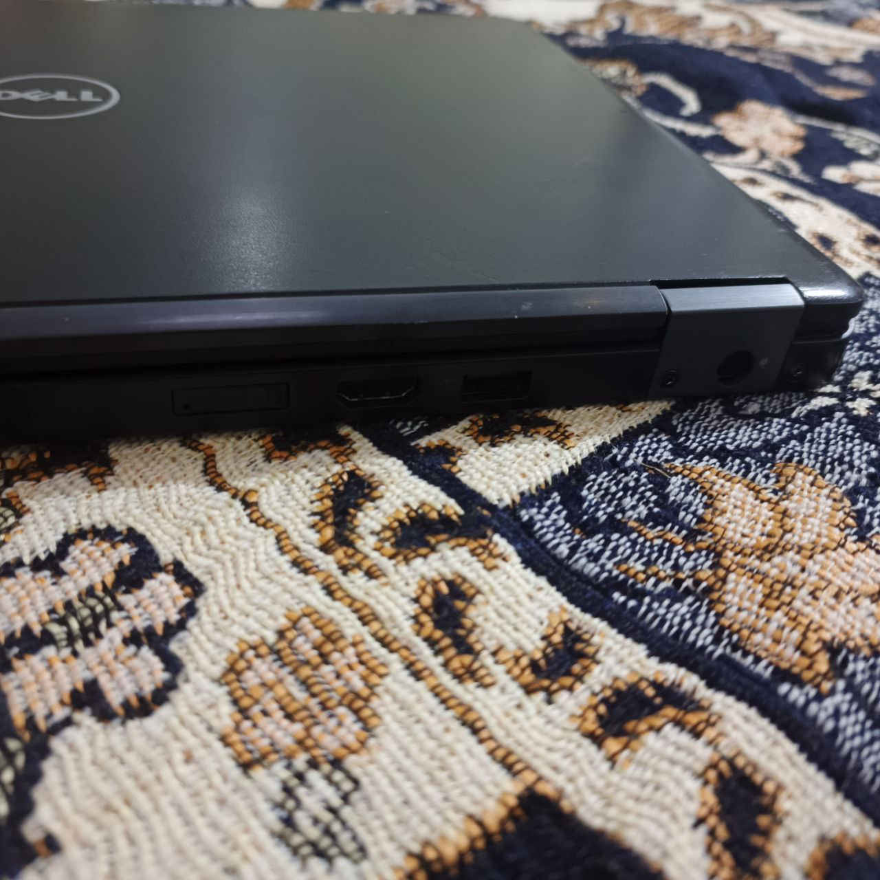 لابتوب Dell Core i7 بحالة ممتازة + شاحن أصلي + ألعاب مثبتة

📦 المواصفات:

معالج: Intel Core i7-6600U

ذاكرة الوصول العشوائي (RAM): 8GB

قرص SSD بسعة 256GB

كرت شاشة: NVIDIA GeForce 930M بسعة 2GB

شاحن أصلي

🖥 الحالة:

الجهاز في حالة ممتازة مع شاشة خالية من العيوب

خدش بسيط في الجزء العلوي

البطارية تدوم حوالي 30 دقيقه الى ساعه 

جميع المنافذ تعمل بشكل جيد، ولا توجد مشاكل في الحرارة أو الأداء

ألعاب مثبتة وجاهز للاستخدام

💰 السعر 200,000 دينار عراقي 

📍 الموقع: النجف الأشرف، نهاية شارع المدينة

📞 للتواصل: ***********_*********** او خاص 

🚚 التوصيل متوفر

---   

ملاحظة: سبب البيع خاص وانما الجهاز نضيف واذا ردت لعبه كلي واضيفها واذا تريد تسأل على الالعاب خاص وشكراً
