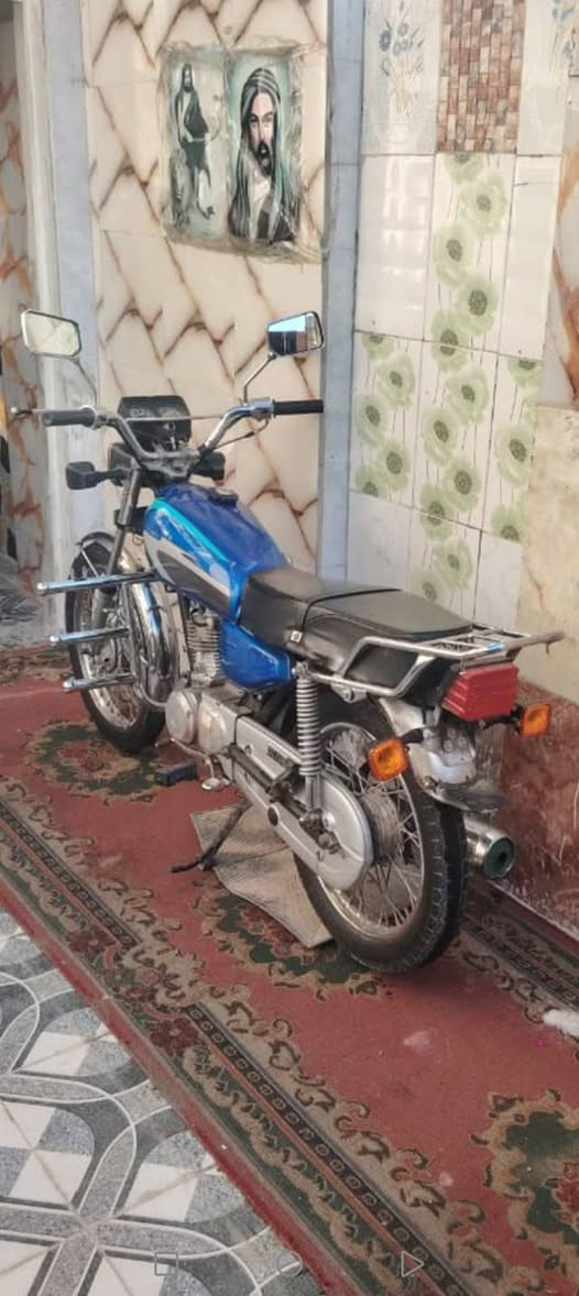 سلام عليكم دراجه ايراني ،  ، دراجه مكفؤله كفاله عامه جاهزه كلهه بدؤن نقص نكره باي ؤقت  اؤراق كامله   كهربايات كيجات كلهه شغاله  اتصل علرقم ؤتدلل مكلف بنشرالسعر 450بيهه مجال مكانهه بغداد ***********
